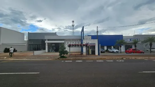 Imóvel Comercial à venda, 471m² no Bela Suiça, Londrina
