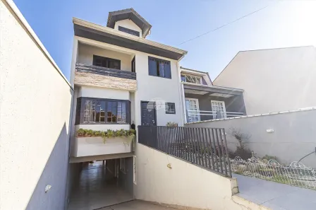 Sobrado com 5 Quartos à venda, 285m² no Uberaba, Curitiba
