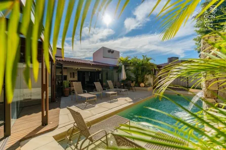 Casa com 3 Quartos à venda, 344m² no São Lourenço, Curitiba