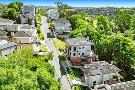 Casa de Condomínio com 3 Quartos à venda, 500m² no Taboão, Curitiba