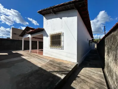 Casa com 5 Quartos para alugar, 250m² no Lourival Parente, Teresina