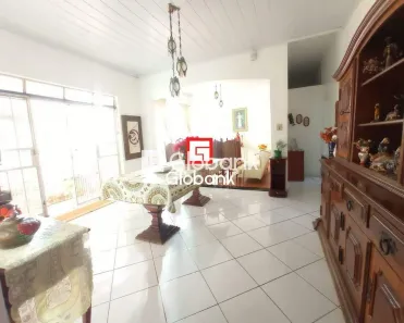 Casa com 5 Quartos à venda, 200m² no Centro, Montes Claros