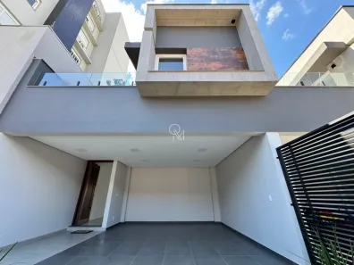 Sobrado com 3 Quartos à venda, 160m² no Sagrada Família, Caxias do Sul