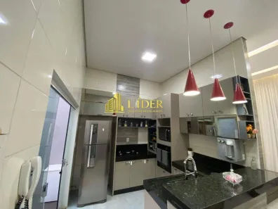 Casa com 2 Quartos à venda, 75m² no Jardim Patrícia, Uberlândia