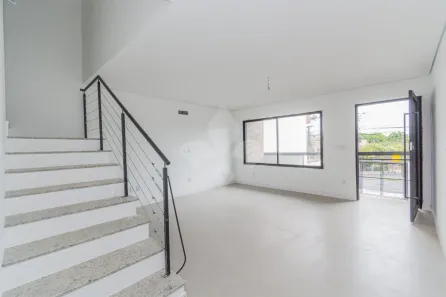 Sobrado com 3 Quartos à venda, 210m² no Chácara das Pedras, Porto Alegre