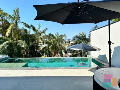 Casa com 3 Quartos à venda, 429m² no Saguaçu, Joinville