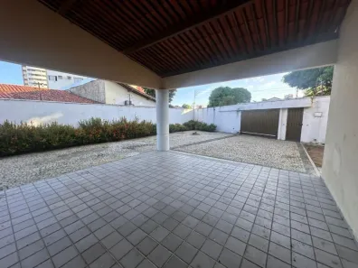 Casa com 5 Quartos para alugar, 380m² no São Cristóvão, Teresina