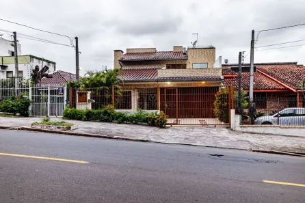 Casa com 6 Quartos à venda, 383m² no Ipanema, Porto Alegre