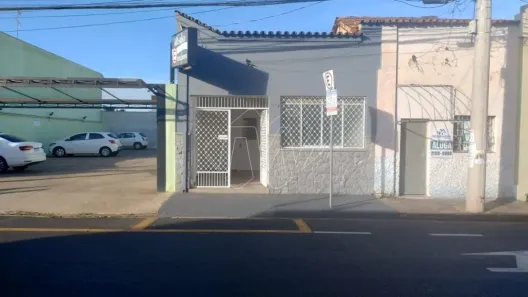 Casa com 3 Quartos para venda ou aluguel, 141m² no Centro, Araraquara