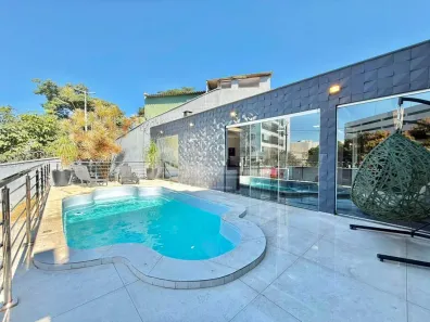 Casa com 3 Quartos à venda, 315m² no Vila Cloris, Belo Horizonte