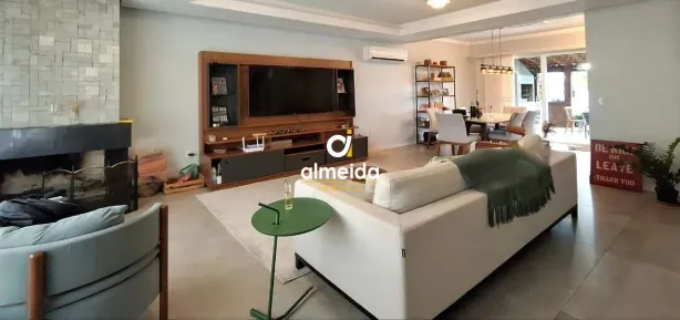 Casa com 3 Quartos à venda, 230m² no Camobi, Santa Maria