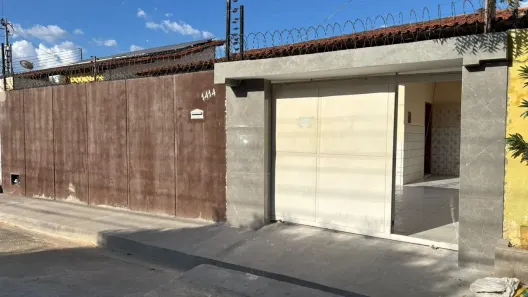 Casa com 4 Quartos para alugar, 150m² no Mafuá, Teresina