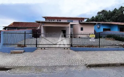 Casa com 4 Quartos à venda, 247m² no Bom Retiro, Joinville