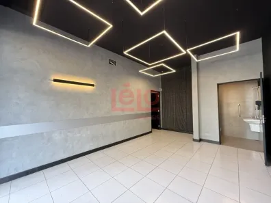 Prédio Comercial para alugar, 150m² no Zona 08, Maringá