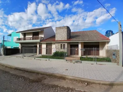 Casa com 3 Quartos à venda, 440m² no Getúlio Vargas, Bagé
