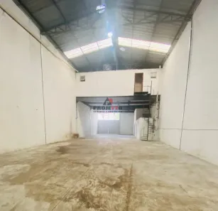 Galpão/Depósito/Armazém à venda, 715m² no Vila Palmares, Santo André