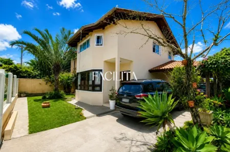 Casa com 4 Quartos para alugar, 450m² no Campeche, Florianópolis