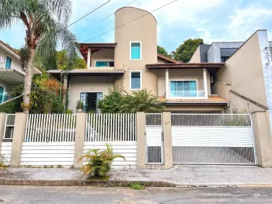 Casa com 3 Quartos à venda, 252m² no Amizade, Jaraguá do Sul