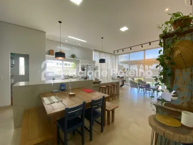 Casa de Condomínio com 3 Quartos para alugar, 210m² no Nova Uberlândia, Uberlândia