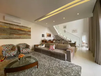 Sobrado com 4 Quartos à venda, 282m² no Jardim Karaíba, Uberlândia