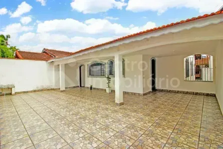 Casa com 3 Quartos à venda, 137m² no Balneario Samburá, Peruíbe