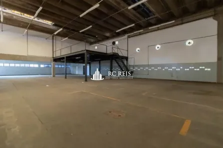 Galpão/Depósito/Armazém para alugar, 2000m² no Jardim Regina Alice, Barueri