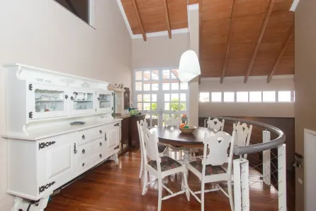 Casa com 4 Quartos à venda, 291m² no Uberaba, Curitiba