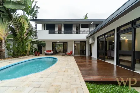 Casa com 5 Quartos à venda, 342m² no América, Joinville