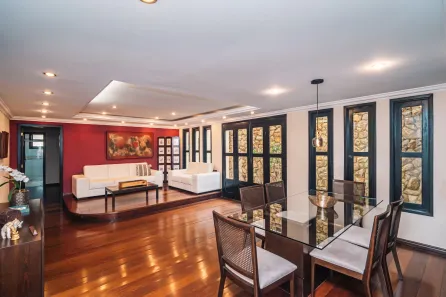 Casa com 7 Quartos para alugar, 478m² no Cascatinha, Juiz de Fora
