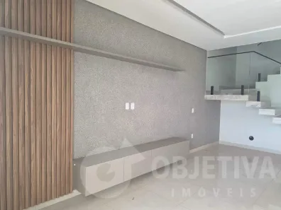 Casa com 3 Quartos para alugar, 184m² no Aclimação, Uberlândia