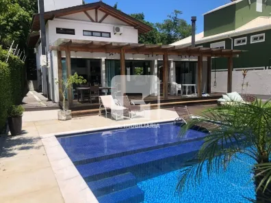 Casa de Condomínio com 3 Quartos para alugar, 283m² no João Paulo, Florianópolis