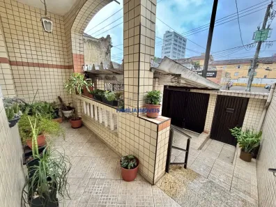Sobrado com 3 Quartos à venda, 200m² no Vila Mathias, Santos