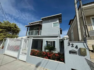 Casa de Condomínio com 3 Quartos à venda, 200m² no Cabiúnas, Macaé