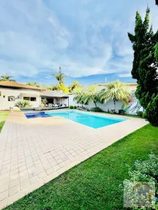 Casa com 3 Quartos para alugar, 232m² no Nova Gardênia, Atibaia