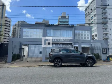 Casa com 5 Quartos para alugar, 490m² no Centro, Florianópolis