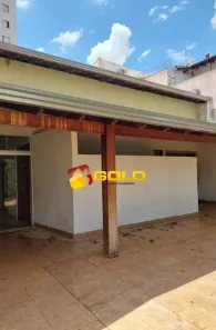 Casa com 4 Quartos para alugar, 200m² no Cazeca, Uberlândia
