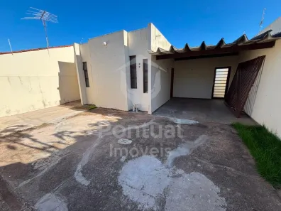 Casa com 3 Quartos para alugar, 110m² no Carajás, Uberlândia