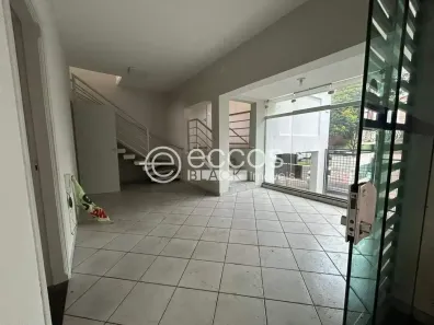 Imóvel Comercial com 6 Quartos à venda, 200m² no Tabajaras, Uberlândia
