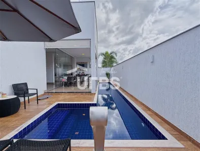 Casa de Condomínio com 2 Quartos à venda, 215m² no Residencial Goiânia Golfe Clube, Goiânia