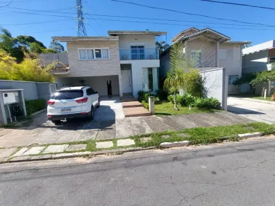 Casa de Condomínio com 4 Quartos para alugar, 240m² no Vila Oliveira, Mogi das Cruzes