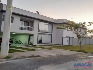 Casa de Condomínio com 4 Quartos à venda, 220m² no Jardim Jacinto, Jacareí