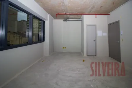 Sala Comercial à venda, 32m² no Floresta, Porto Alegre