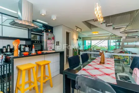 Sobrado com 3 Quartos à venda, 171m² no Costa e Silva, Porto Alegre