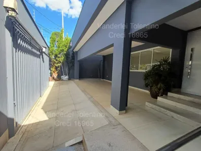 Casa com 3 Quartos à venda, 280m² no Jaraguá, Uberlândia