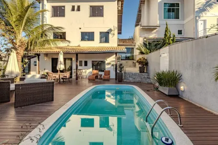 Casa de Condomínio com 3 Quartos para alugar, 350m² no Ariribá, Balneário Camboriú