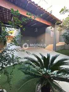 Casa com 3 Quartos à venda, 186m² no Tabajaras, Uberlândia