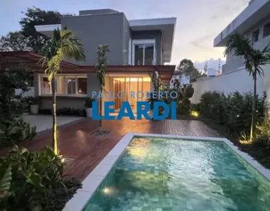 Sobrado com 4 Quartos à venda, 463m² no Alto de Pinheiros, São Paulo