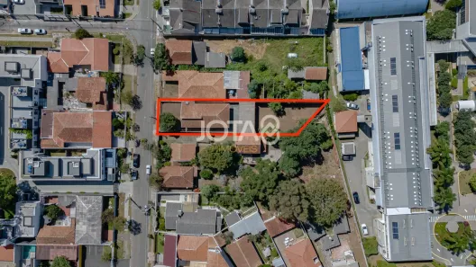 Lote/Terreno à venda, 666m² no Guabirotuba, Curitiba