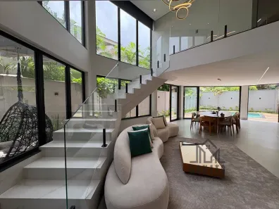Casa de Condomínio com 3 Quartos à venda, 387m² no Jardins Madri, Goiânia