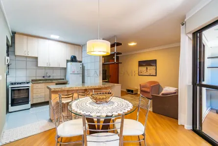 Apartamento com 2 Quartos à venda, 70m² no Centro, Curitiba
